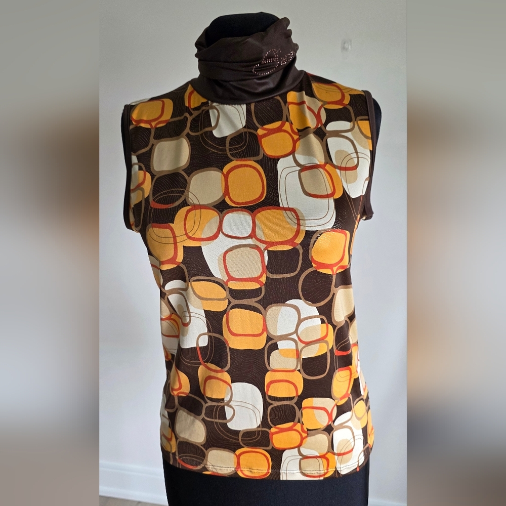 Sarah Chole Fitted Graphic Print Sleeveless Top